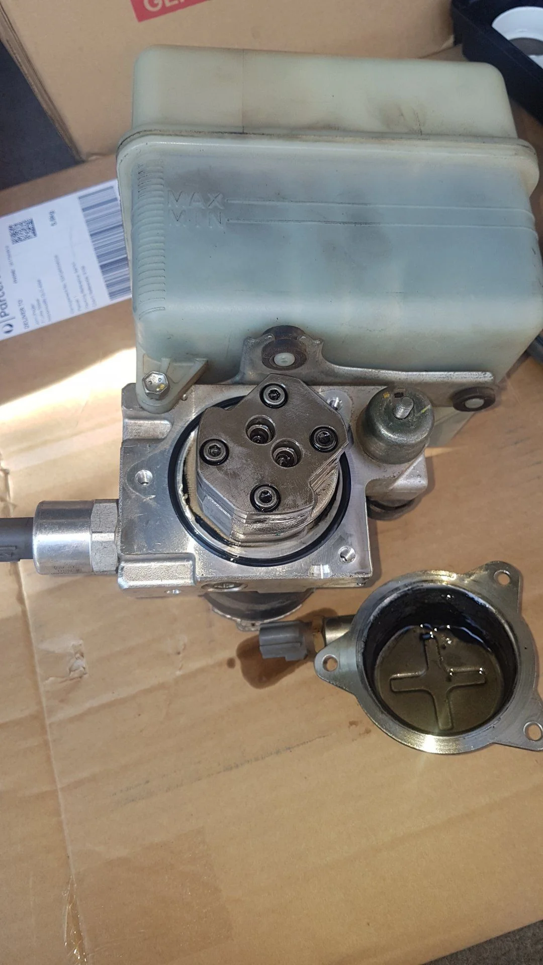 AHC Pump - Cover removed.jpg