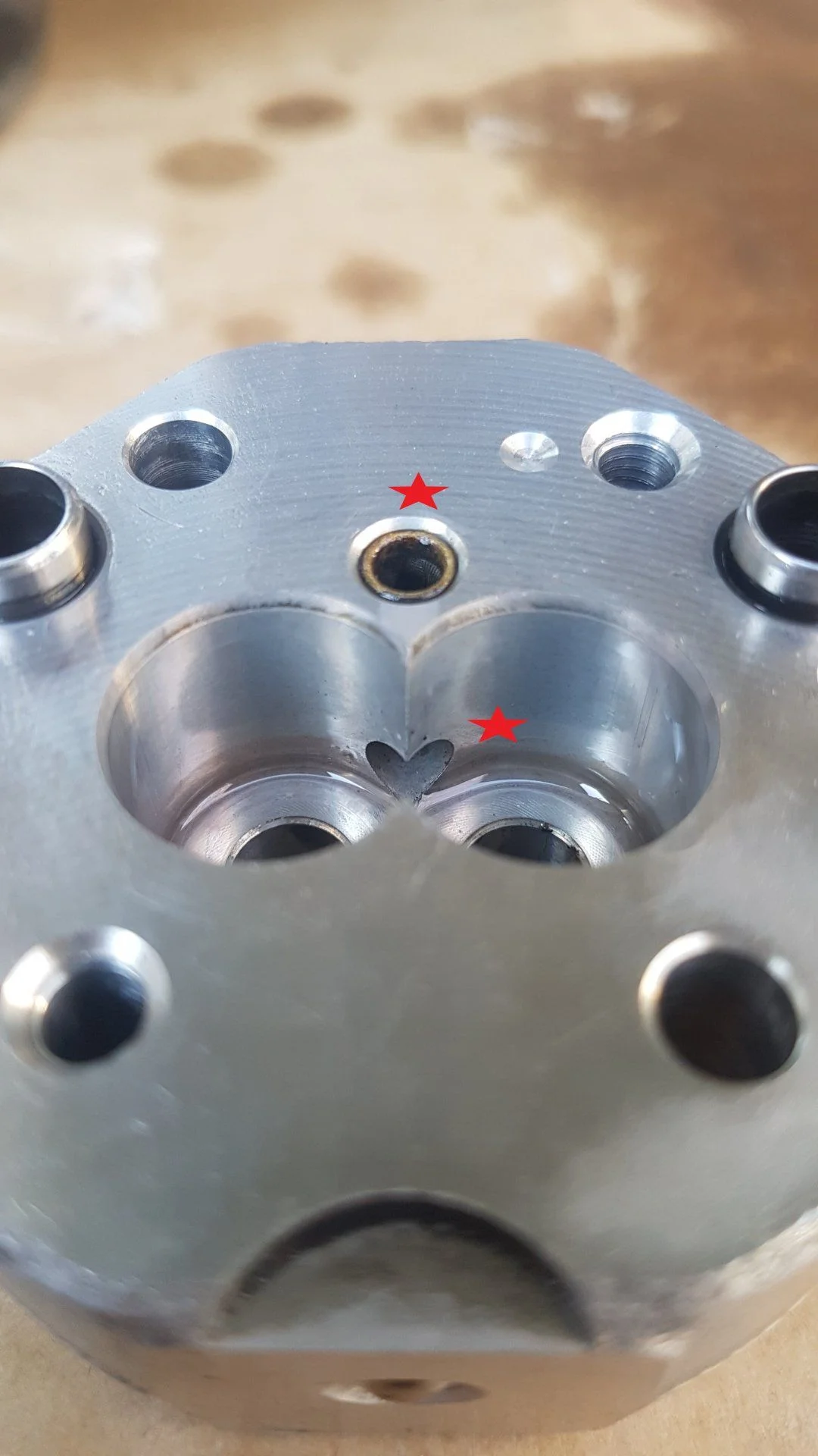 AHC Pump - Inlet Port and Strainer.jpg