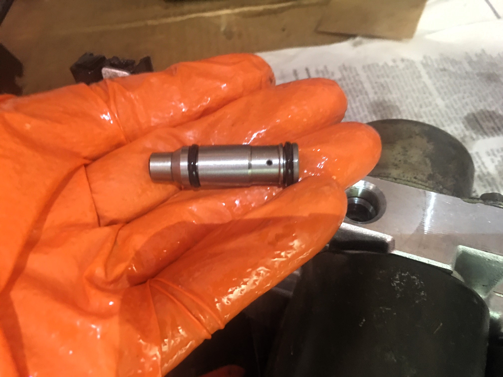 AHC Pump- return valve .JPG