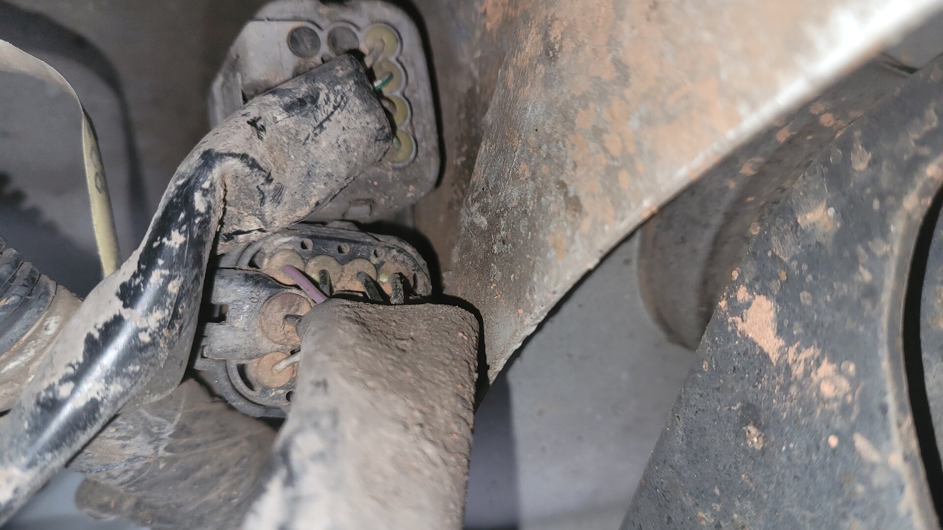 AHC Rear Quarter Panel Connector 1.jpg
