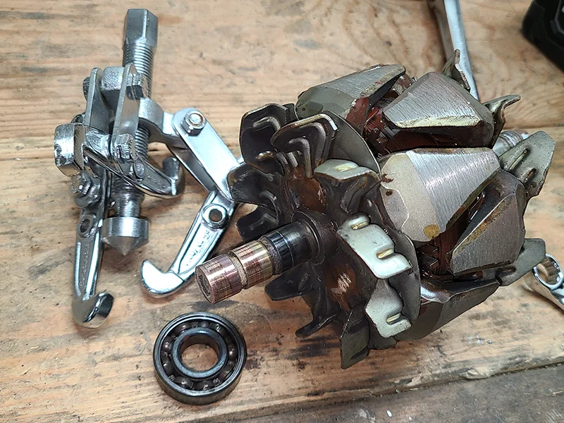 Alternator 06 - Bearing Extracted.jpg