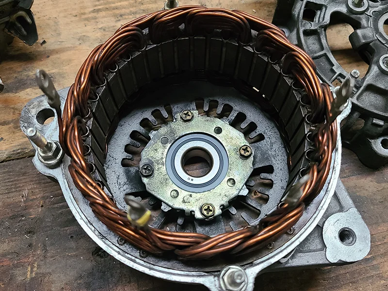 Alternator 09 - Nose Bearing Installed.jpg