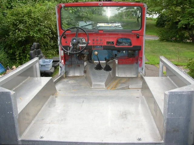 aluminum bed back of truck.webp