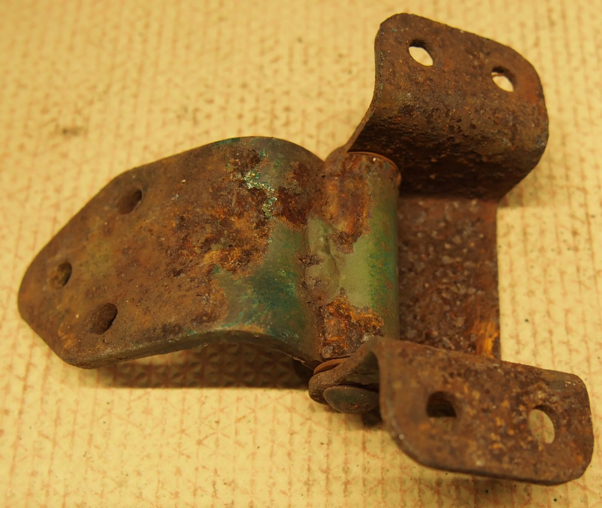 Amby door hinge 2.webp