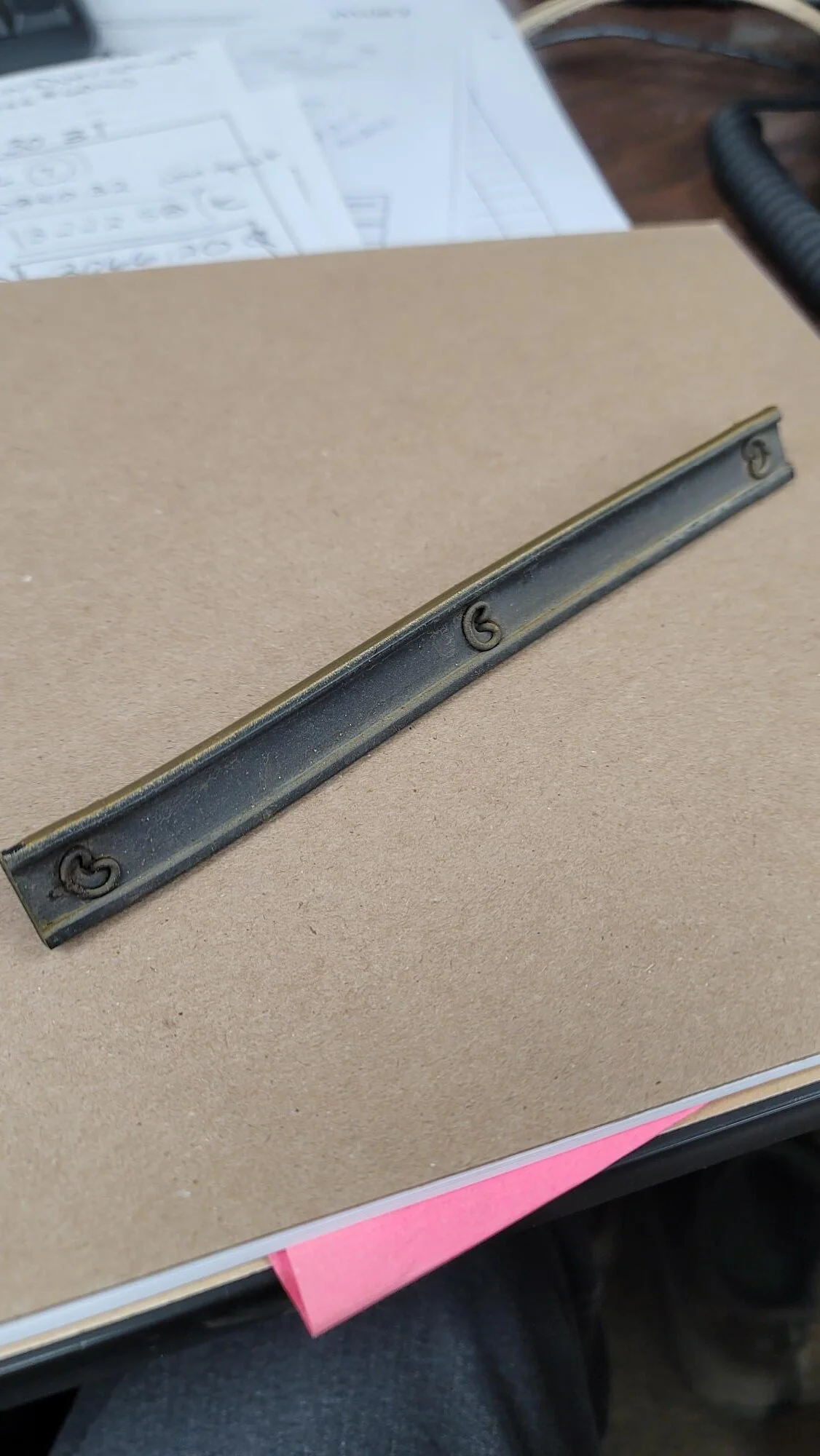 apron clip 1.webp