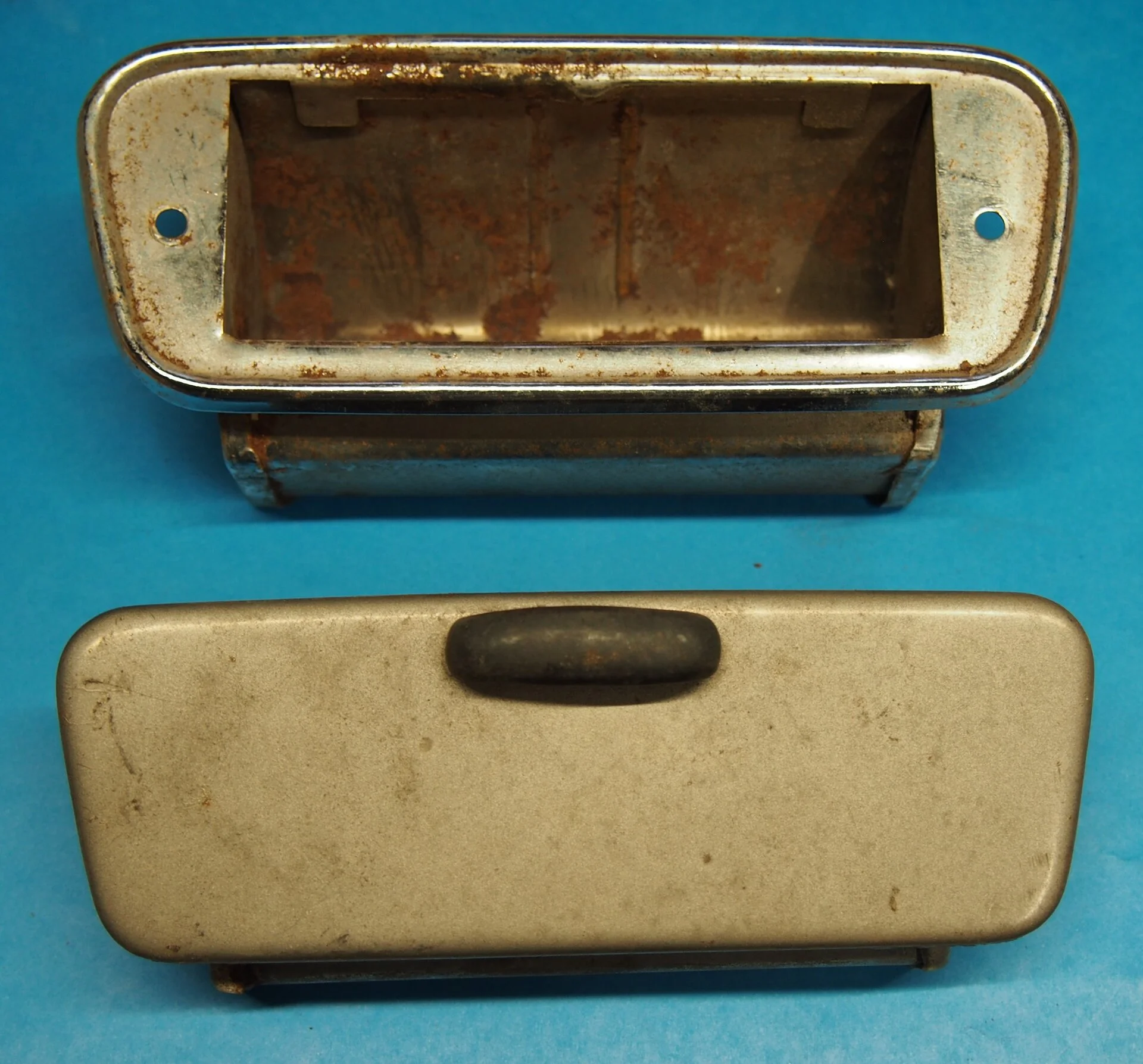 Ash tray 1.webp