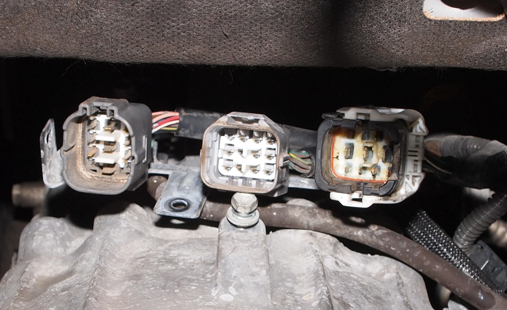 AT wire blocks bell housing AT side1.JPG