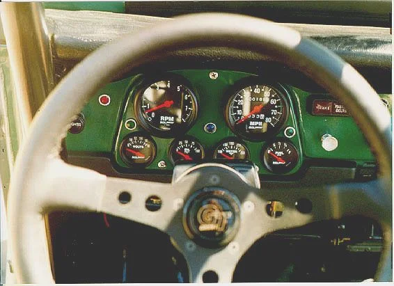 auto meter dash.webp