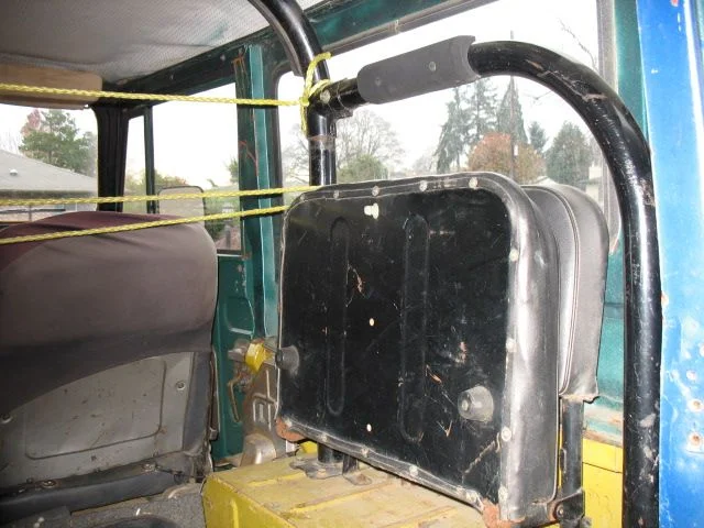 Back seats fold up (2).webp