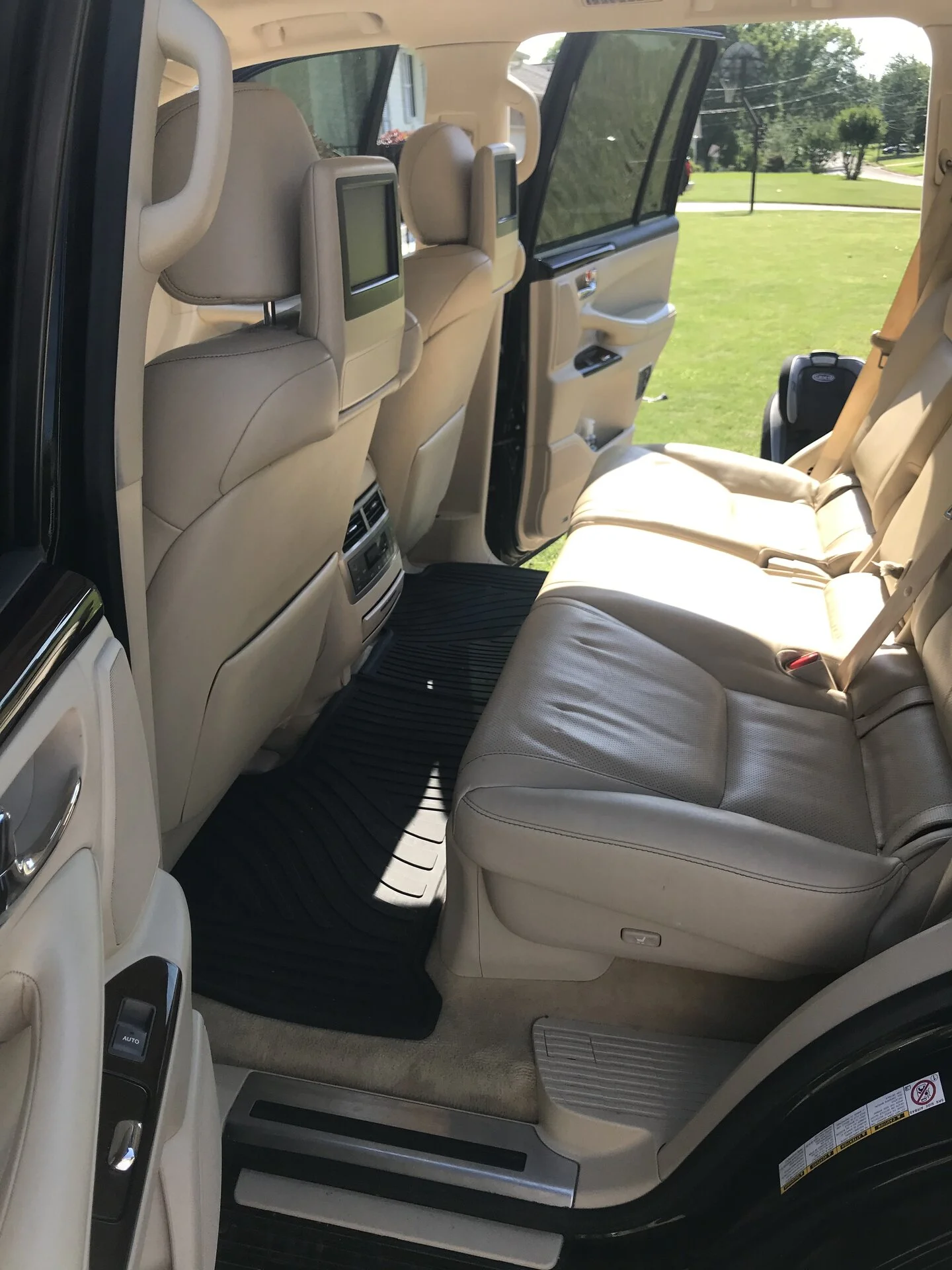 backseatwithrubbermat.webp
