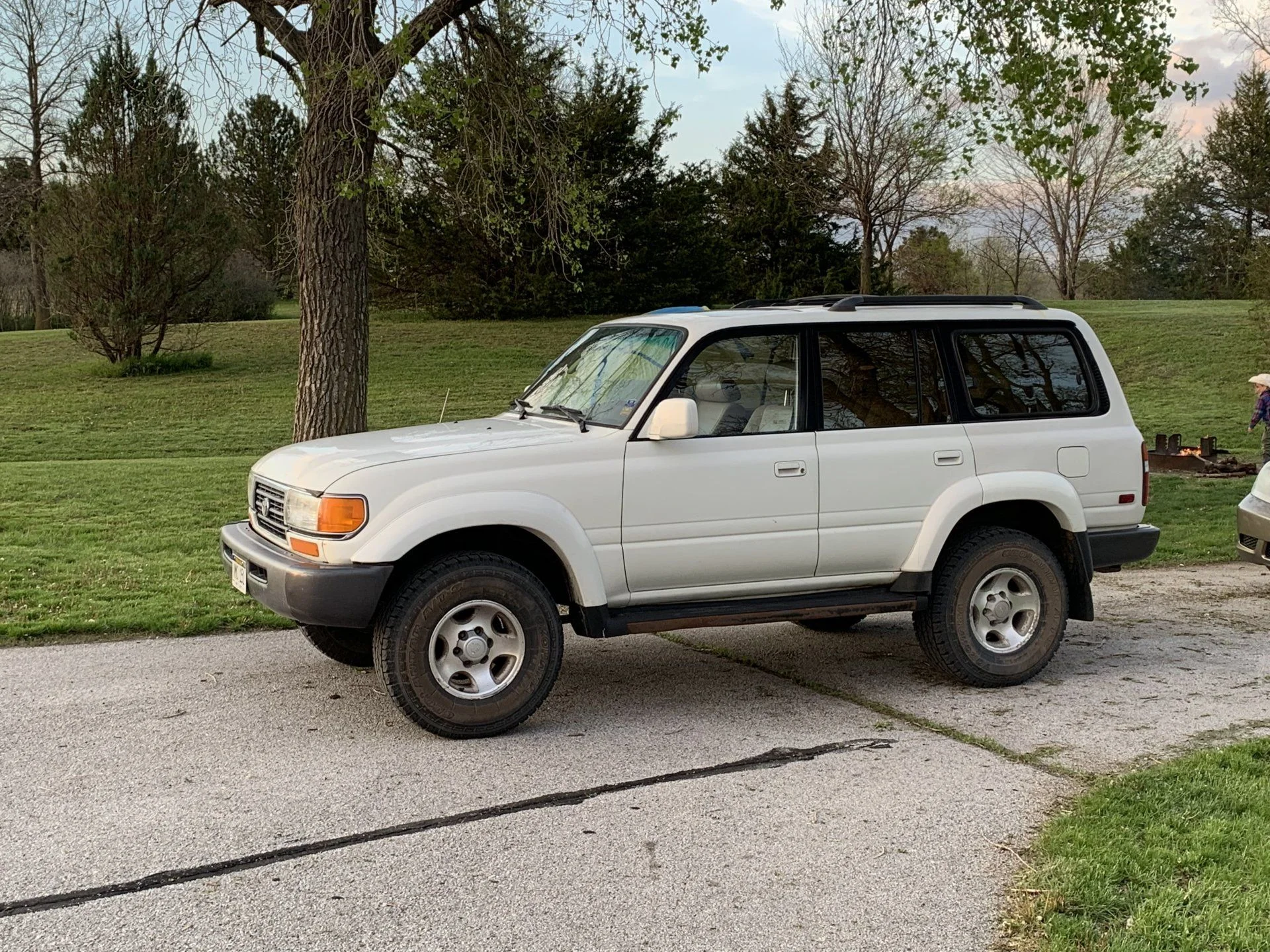 1976042