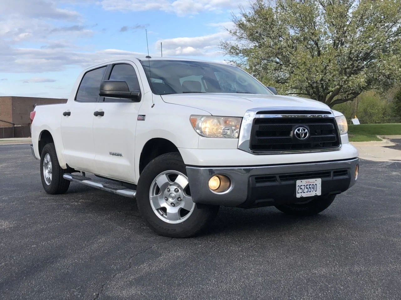 Illinois: 2012 Tundra Crew Max 5.7 4x4