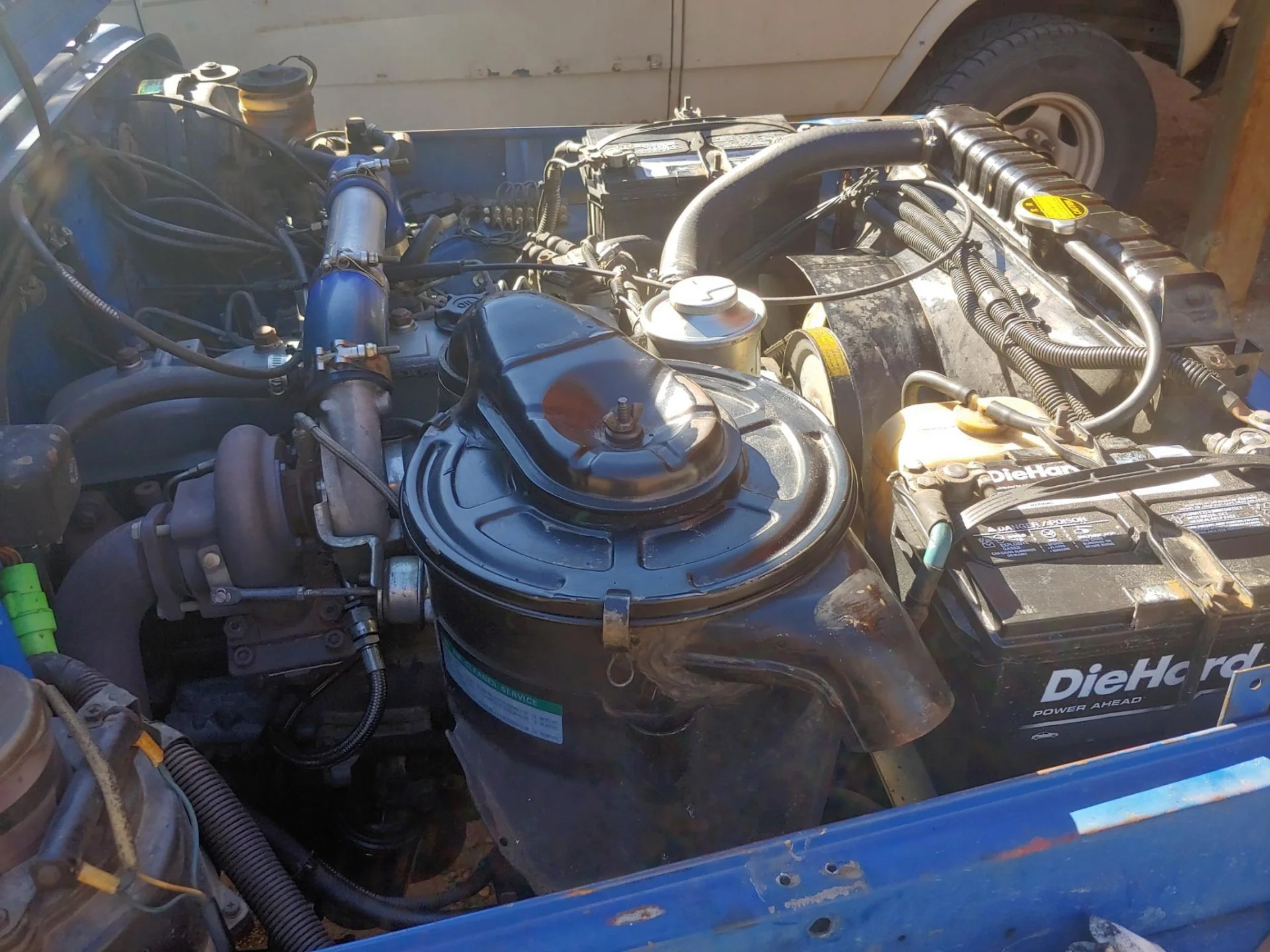 BJ42 engine bay2.webp