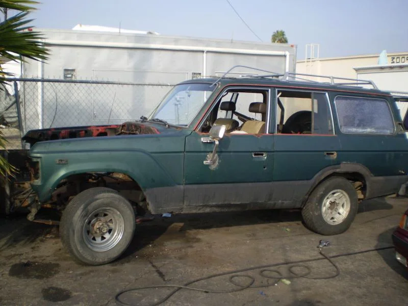 BJ60 SCRAP PARTS 003.webp