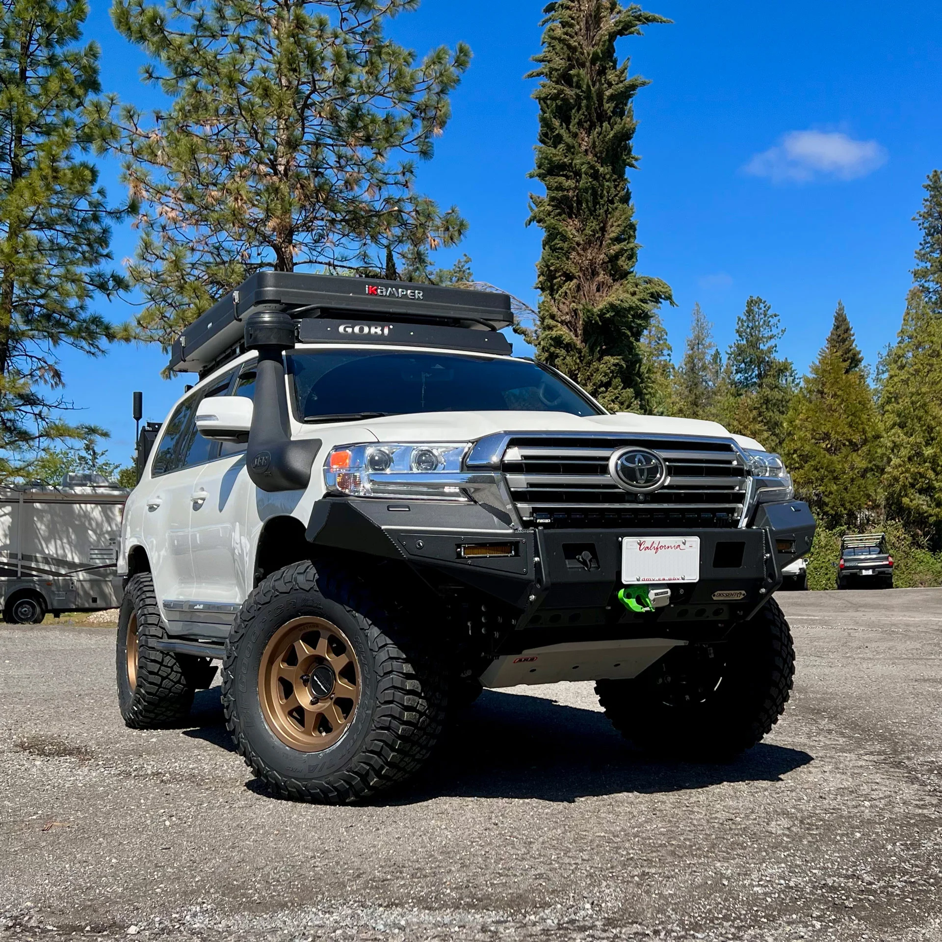 BLC200-front_04.jpg