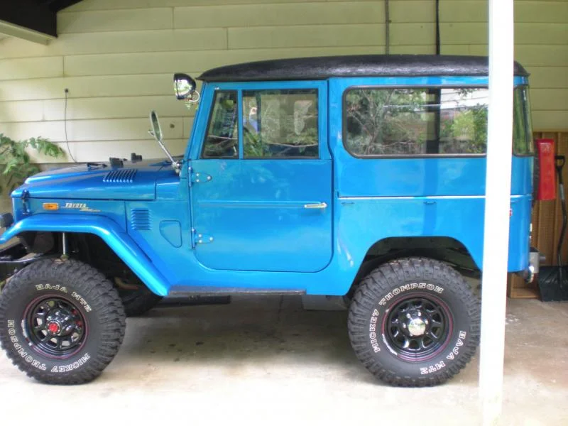 Frame off rust free fj40--1972