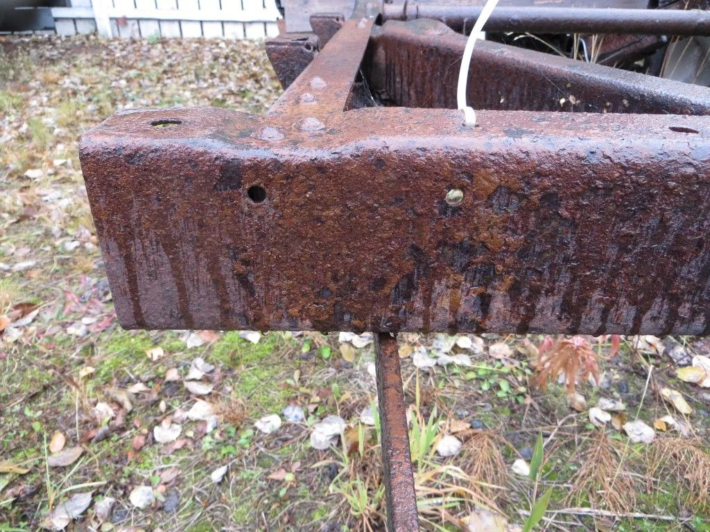 Bracket Mount holes (Medium).webp