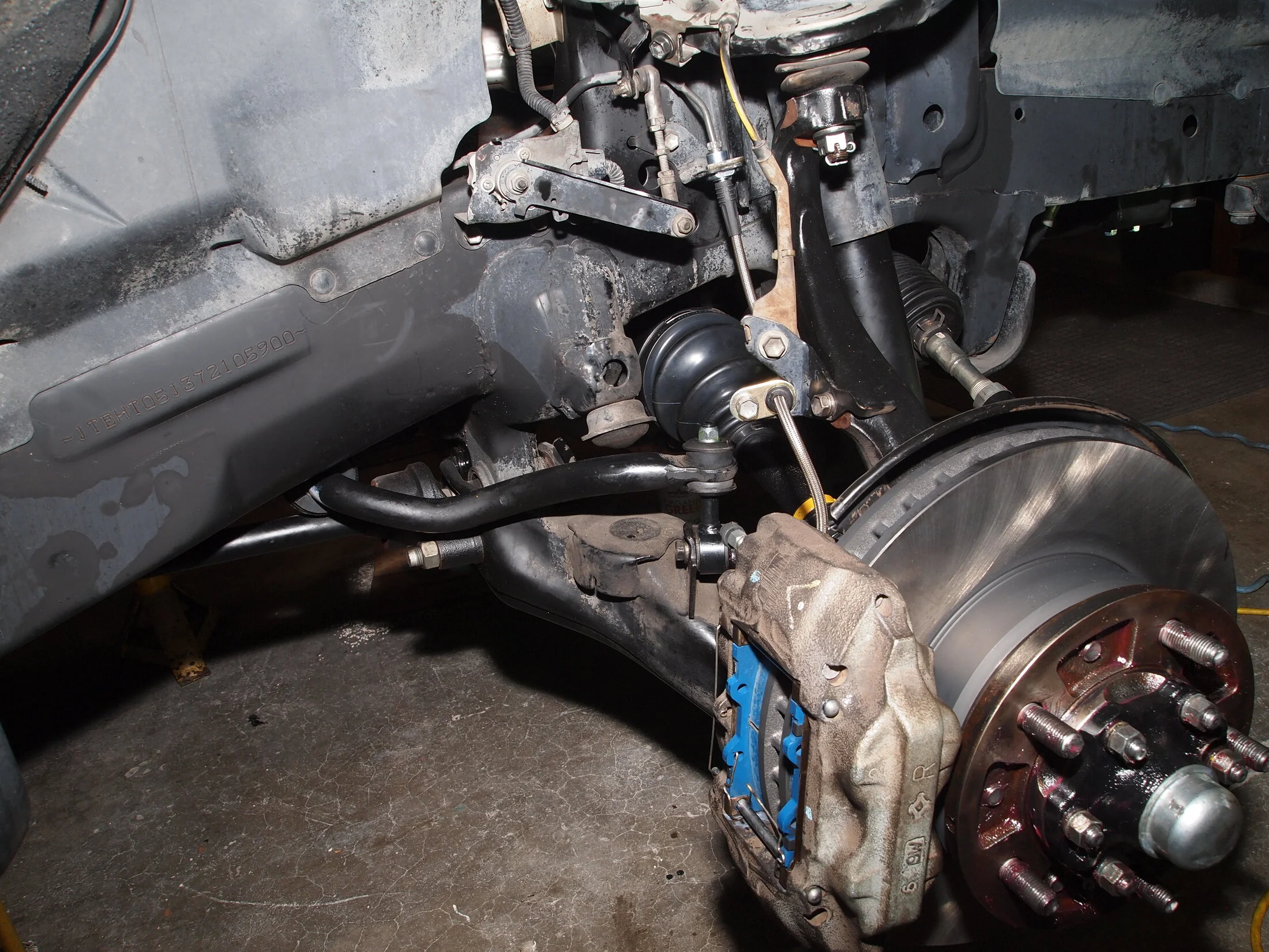 Brake caliper RH frt rebuld (20).webp