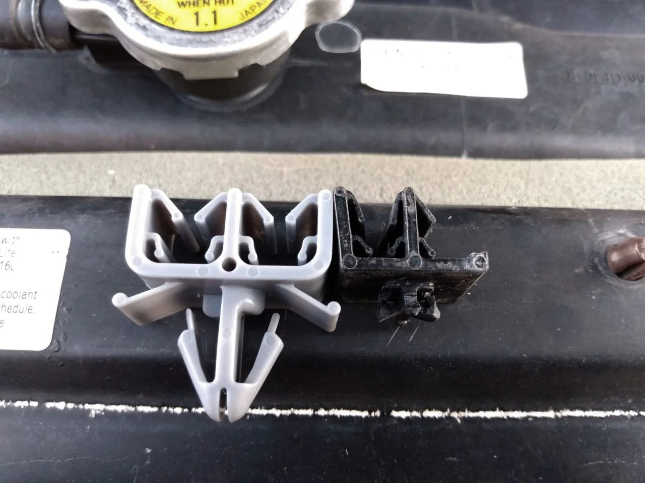 brake line clip.webp