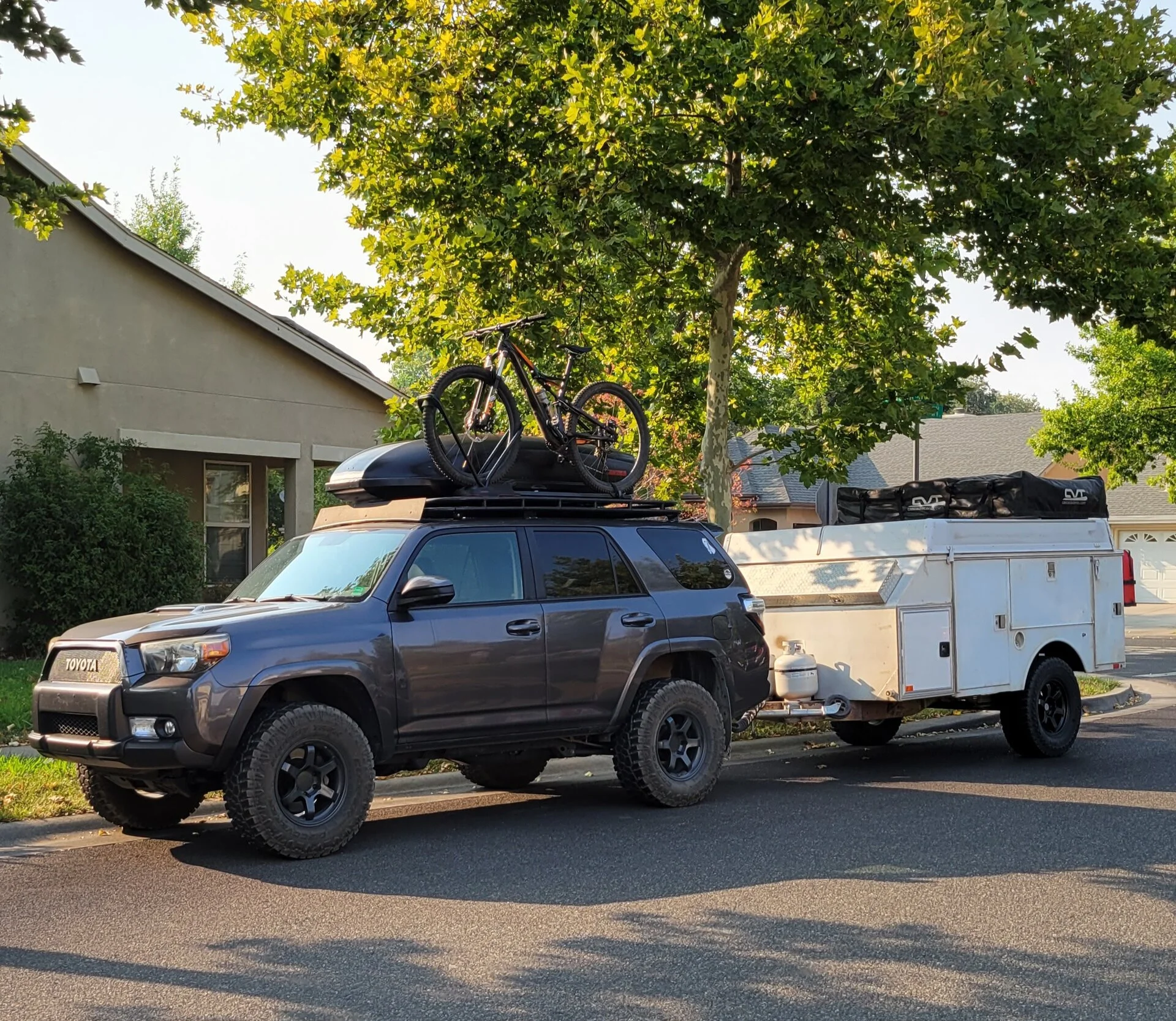 Brian Happ 4Runner custom trailer with FN6S7863900G Six Shooter Flow Formed Graphite.webp