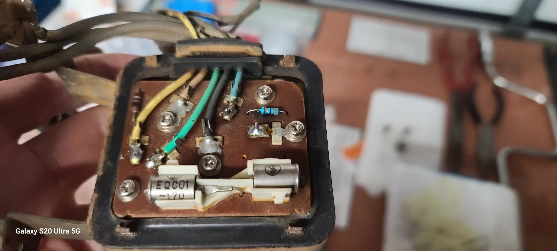 Capacitors.jpg