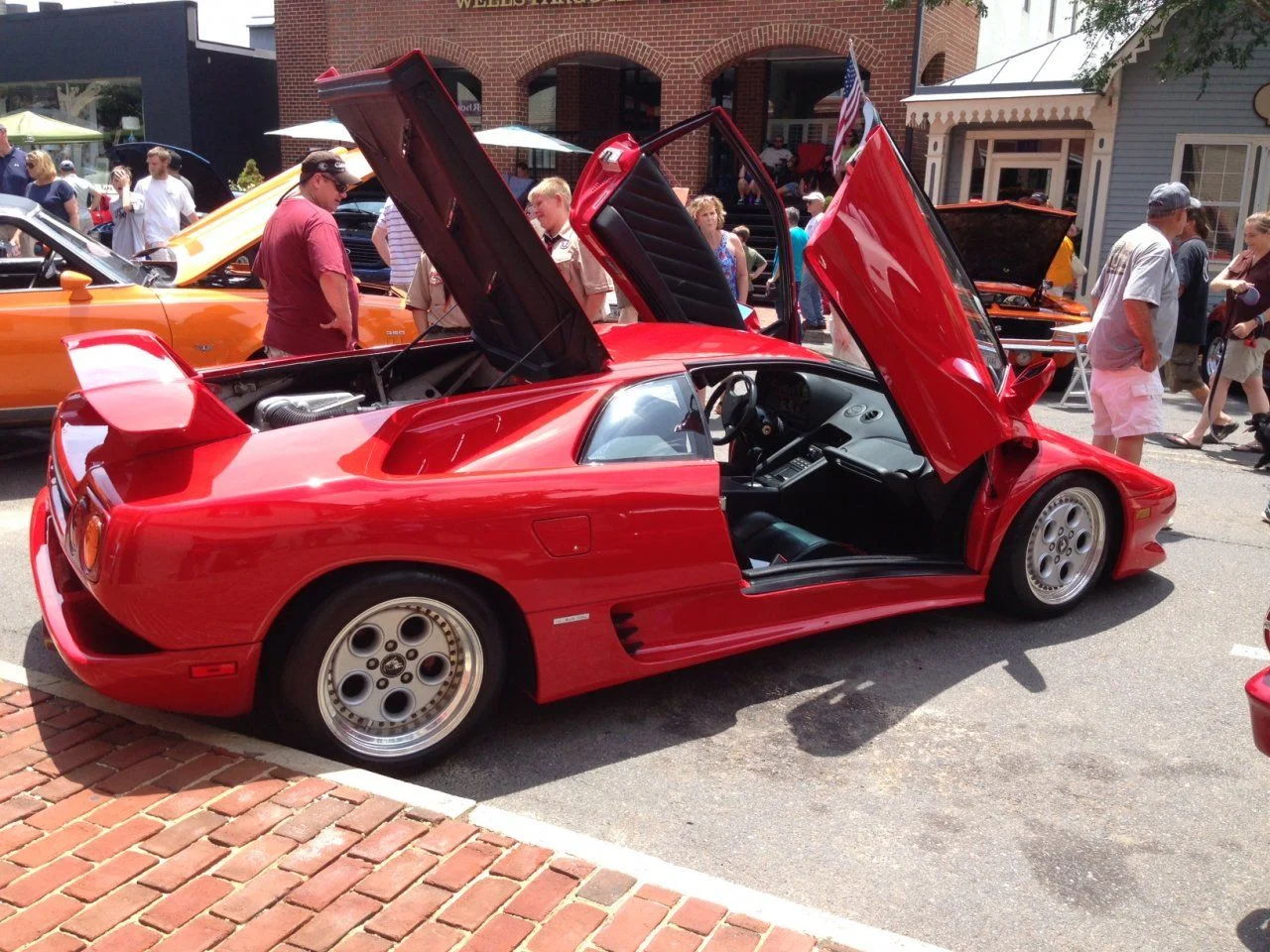 car show Lambo.webp