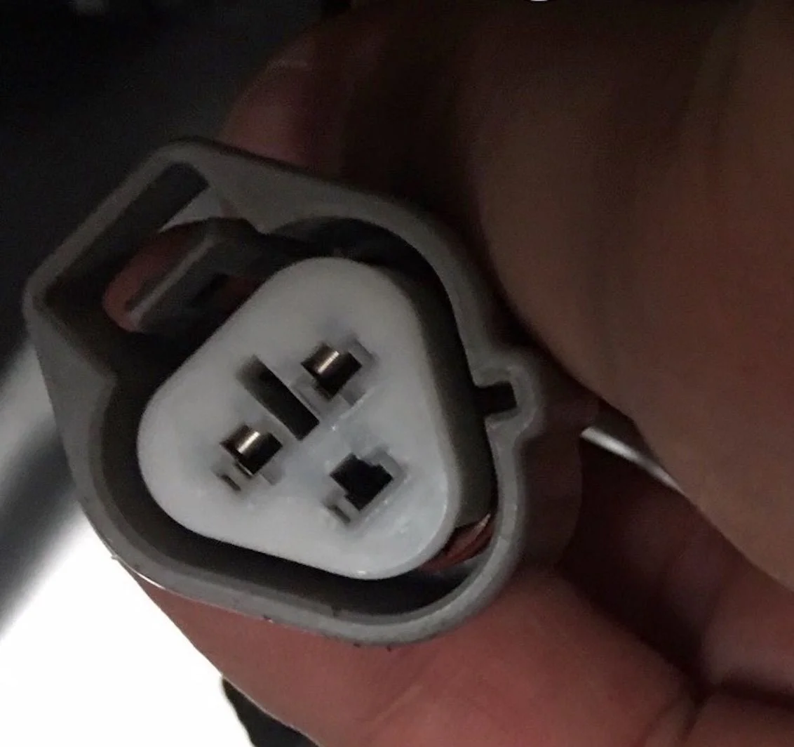 car_plug1_jpg.webp