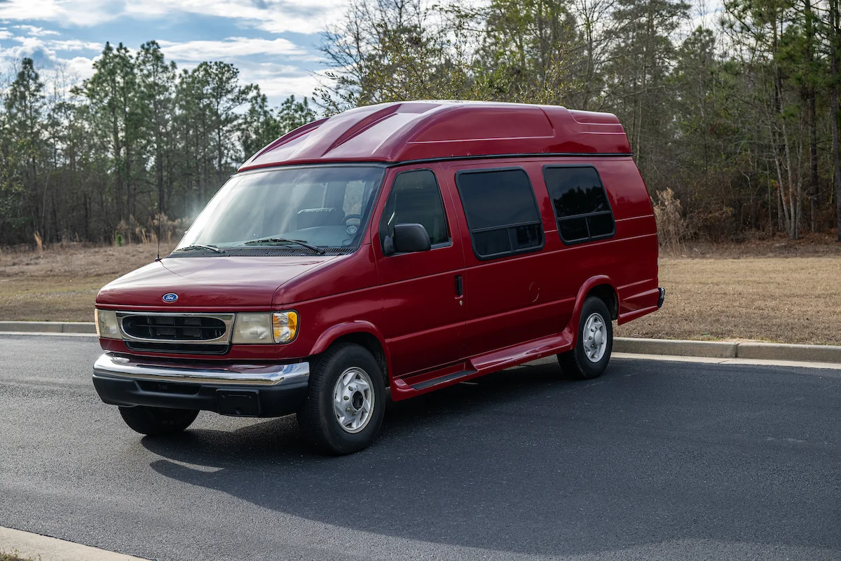 CarCave_Ford_PartyVan_Red-2939.webp