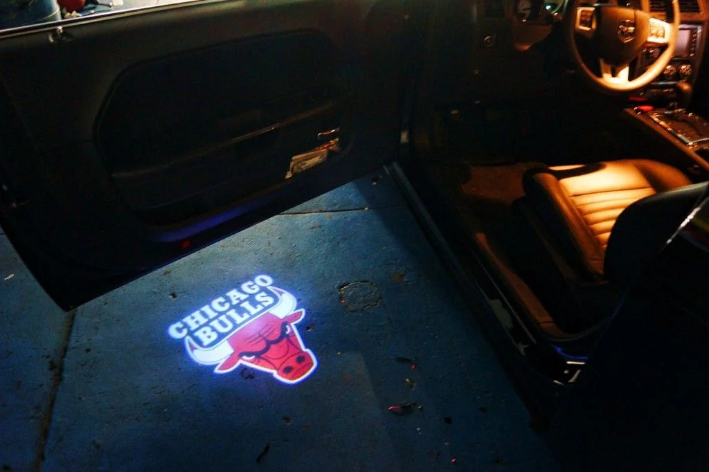 ChicagoBullsDoorProjectorPuddleLogoLEDLights-1024x682.webp