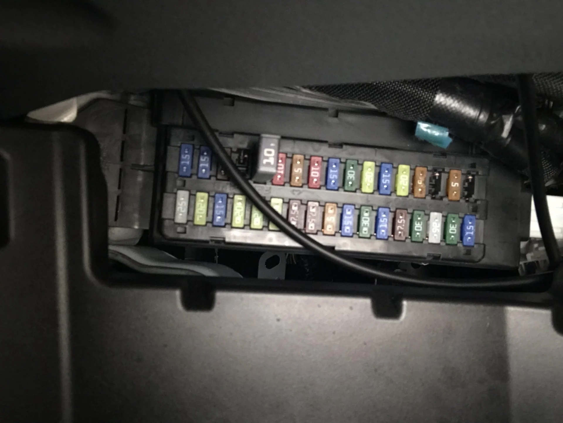 circuit breaker in place of fuse.webp