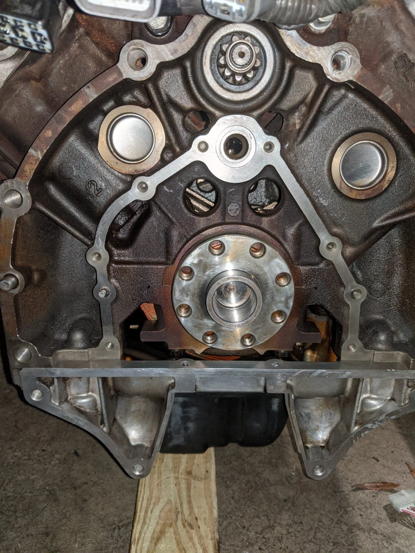 clean rear main seal retainer.jpg