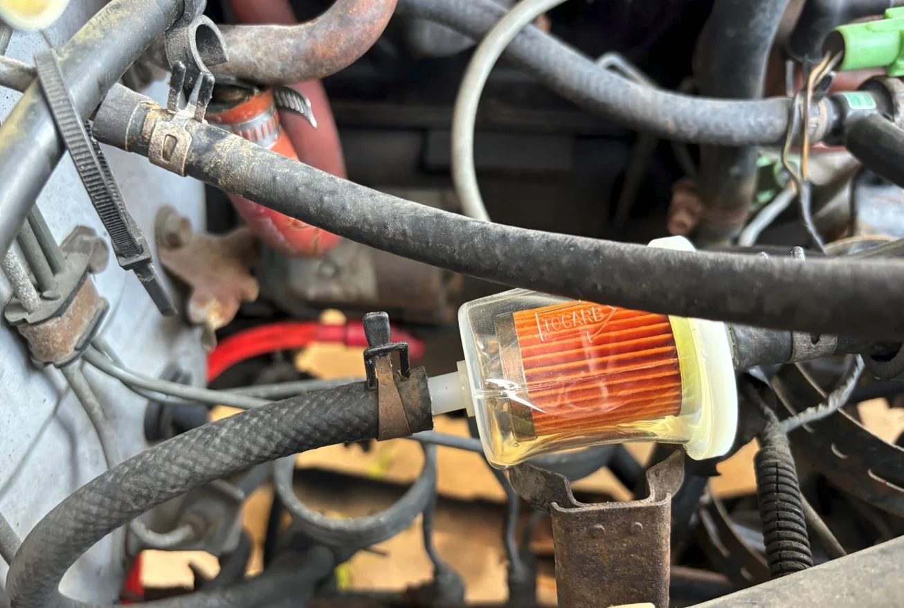 collapsed fuel filter.JPG
