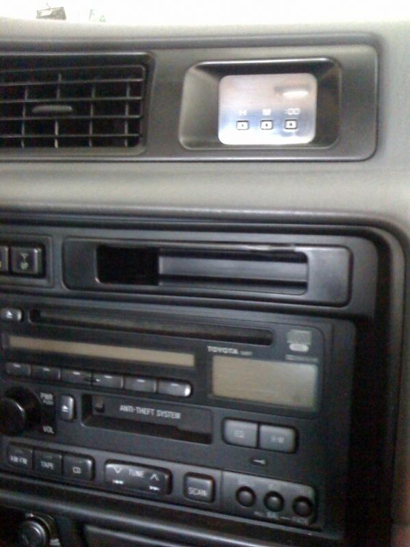 compartment above radio.jpg