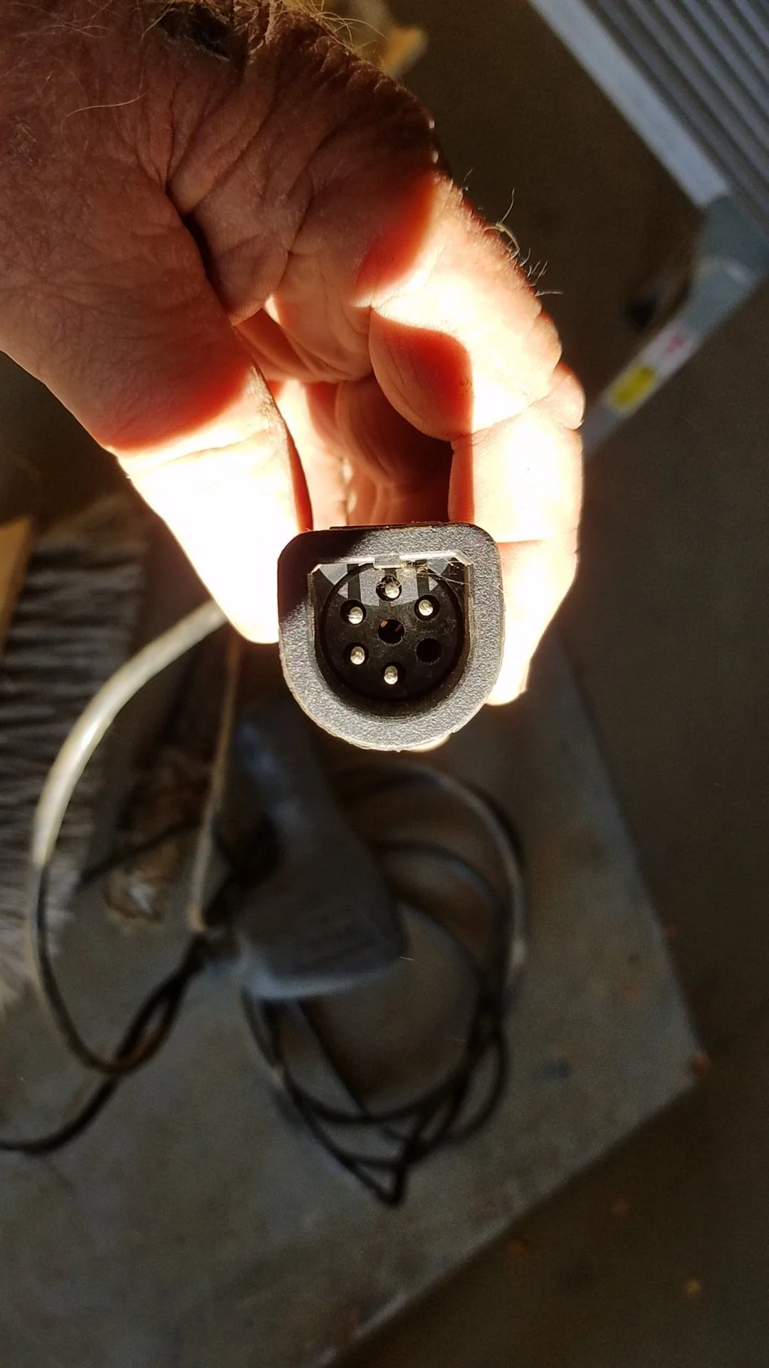 CONNECTOR.webp