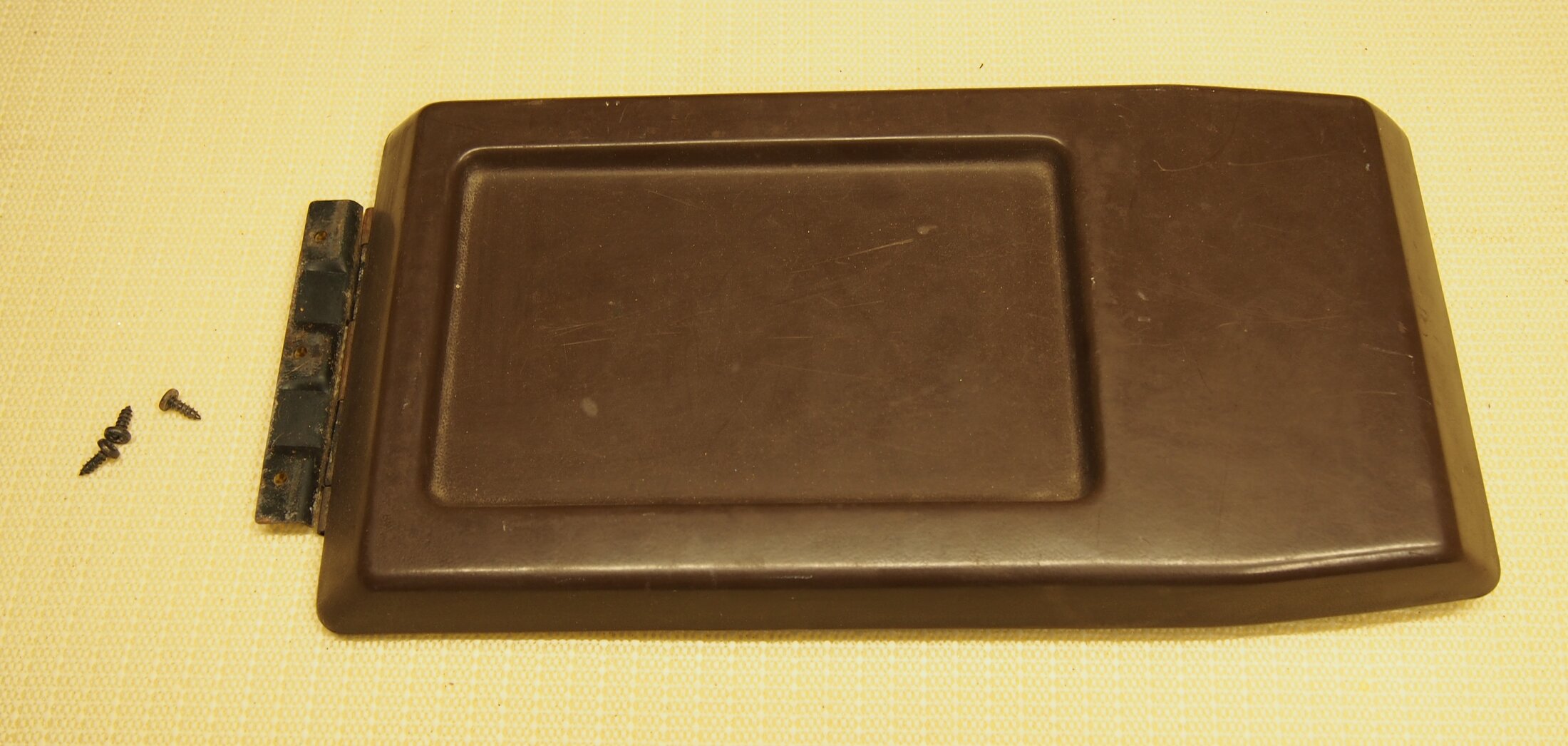 Console lid 1.JPG