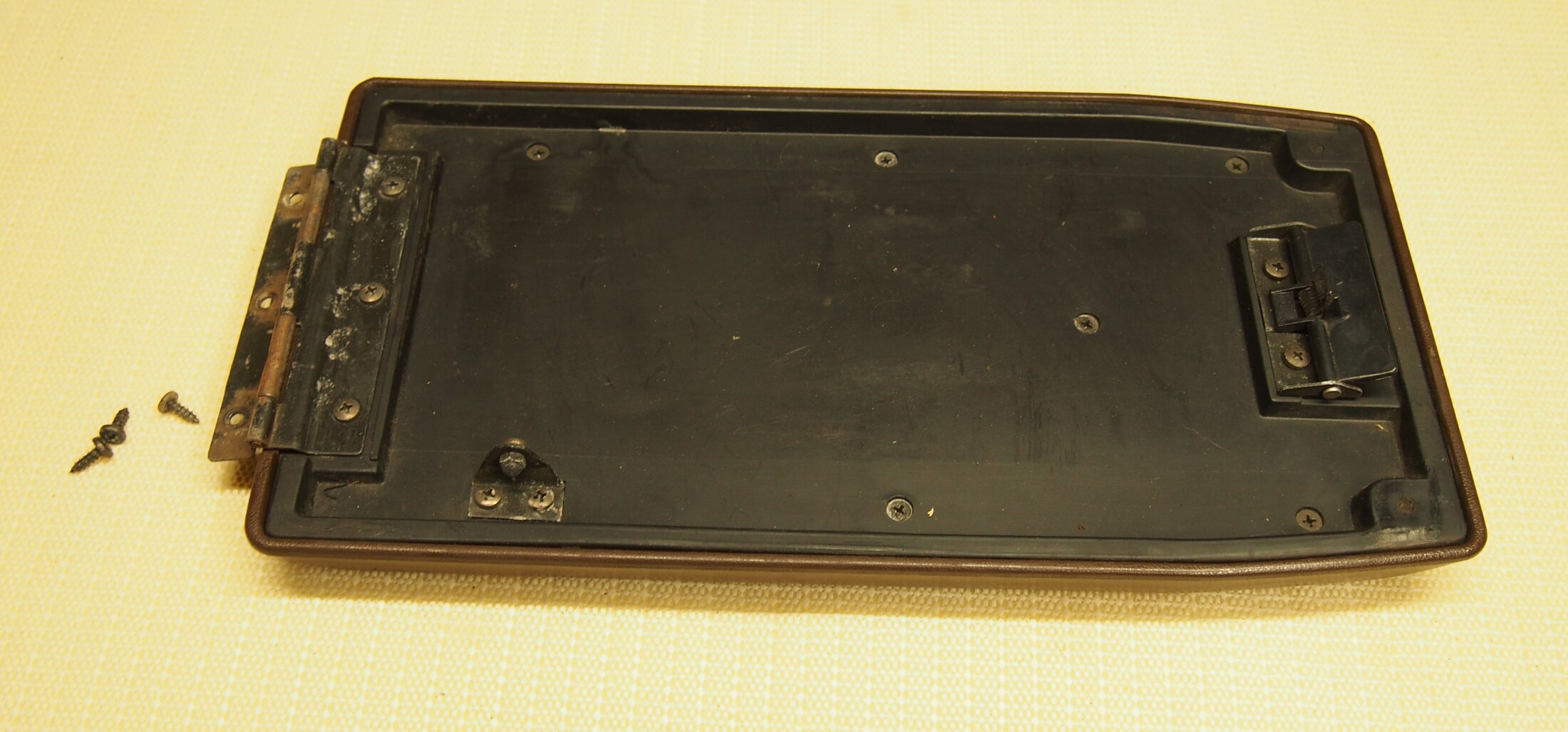 Console lid 2.JPG