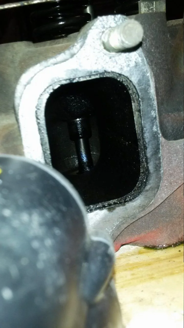 cylinder head refresh disassembly (intake port) 16.webp
