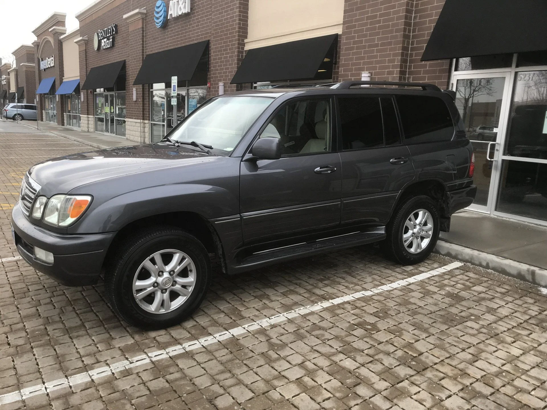 2005 Lexus LX470  179k miles