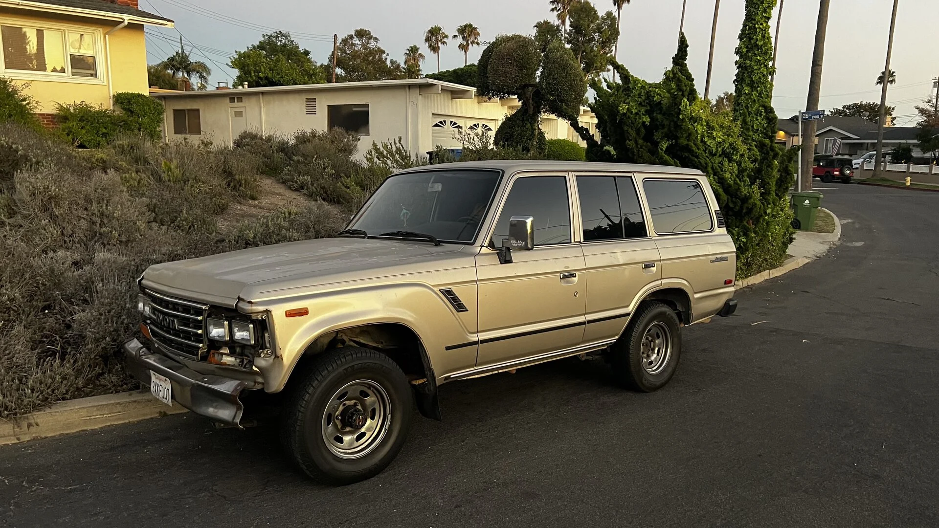 San Pedro: 1988 Toyota Landcruiser / FJ62