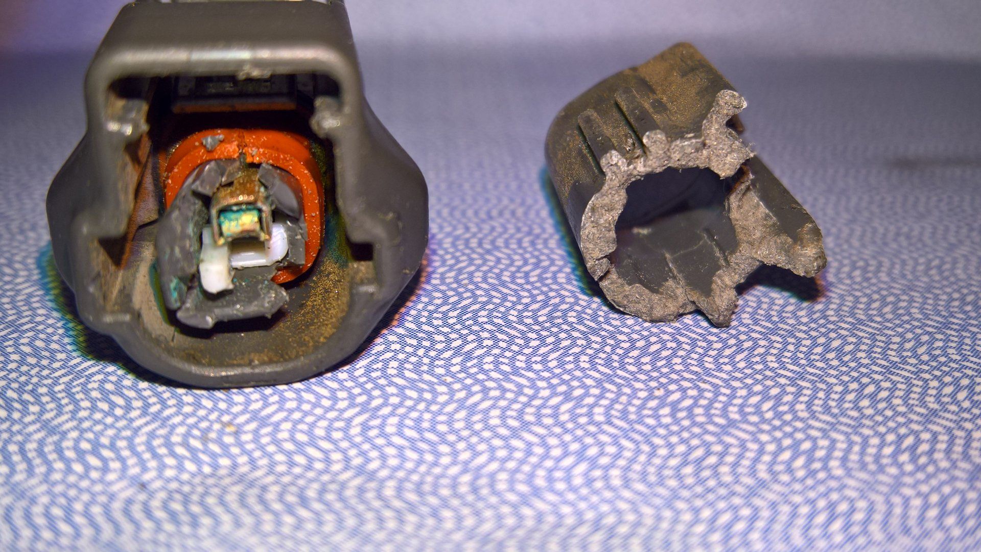 Damaged Knock sensor connector.jpg