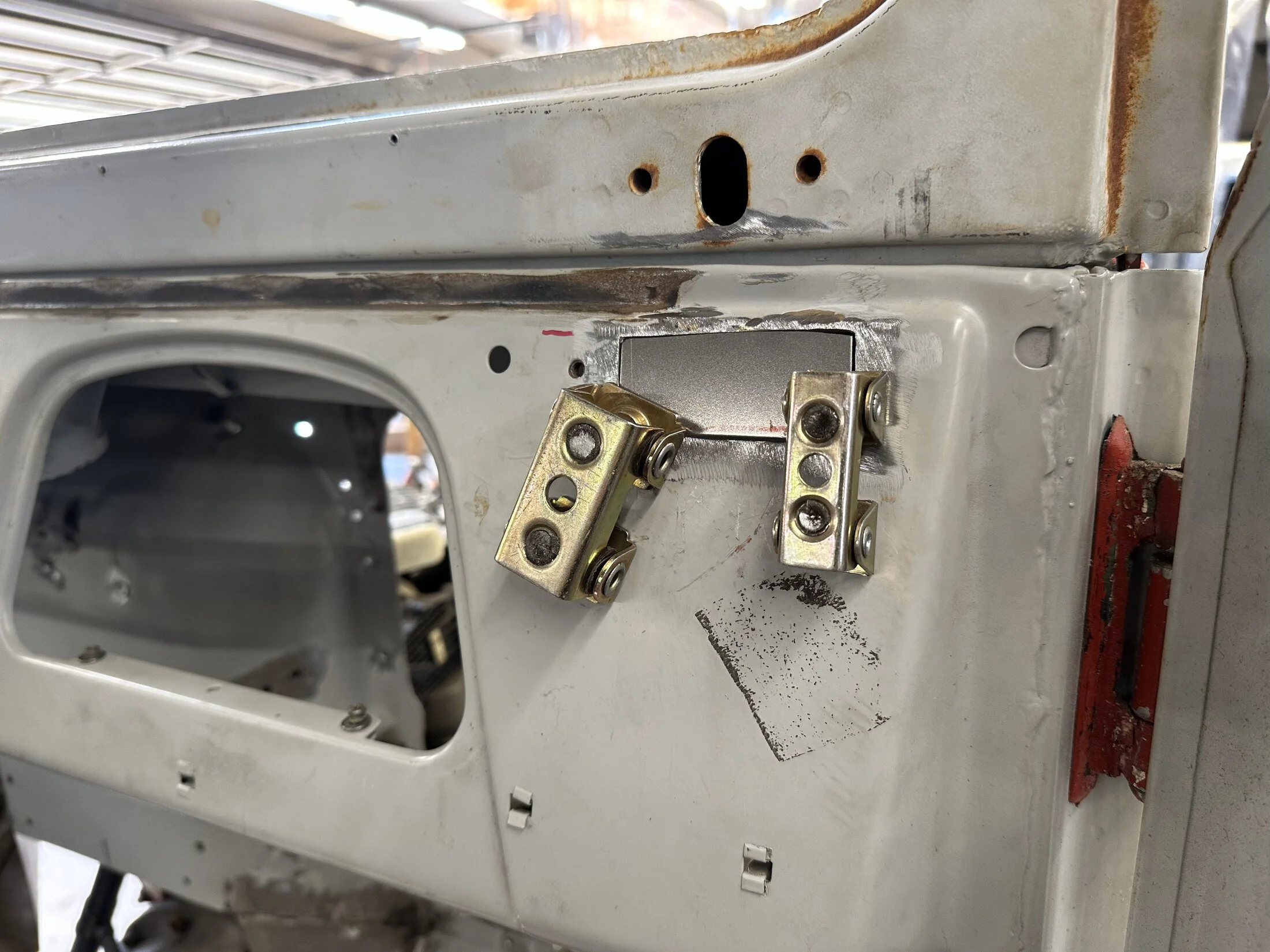 Dash Holes 2.webp