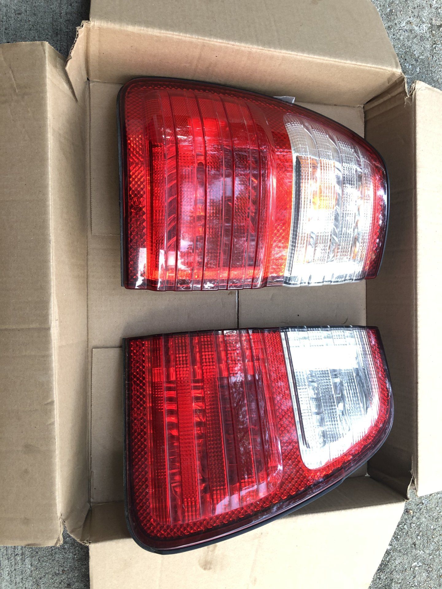 For Sale 100 series tail lights (from ‘05 LX) IH8MUD Forum