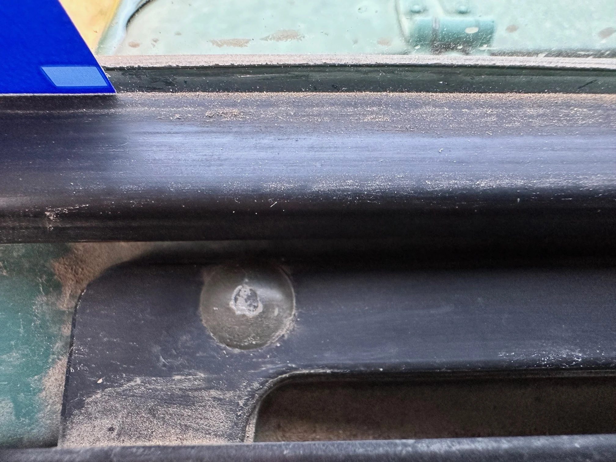 defroster vent screw.webp