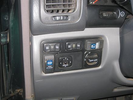 diff lock switch.JPG