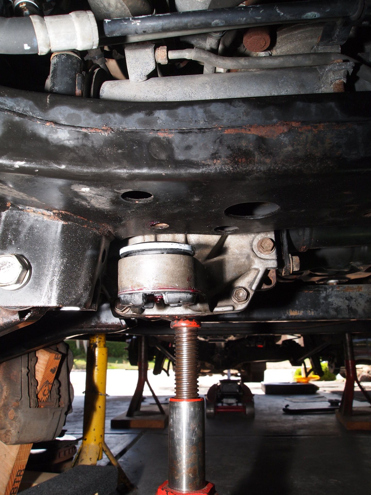 Differential frt bushing (6).JPG