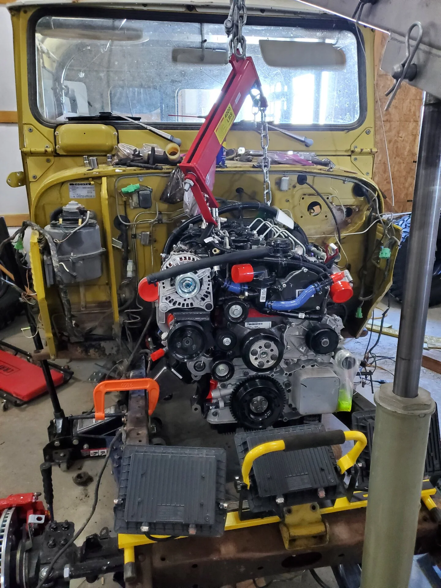 DRIVE TRAIN ON THE MOTOR MOUNTS FOR TACKING.webp