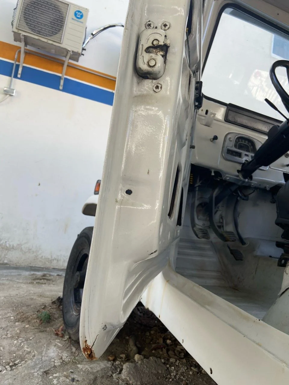 driver door.webp