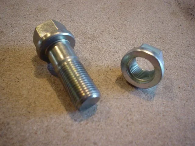 driveshaftbolts.webp