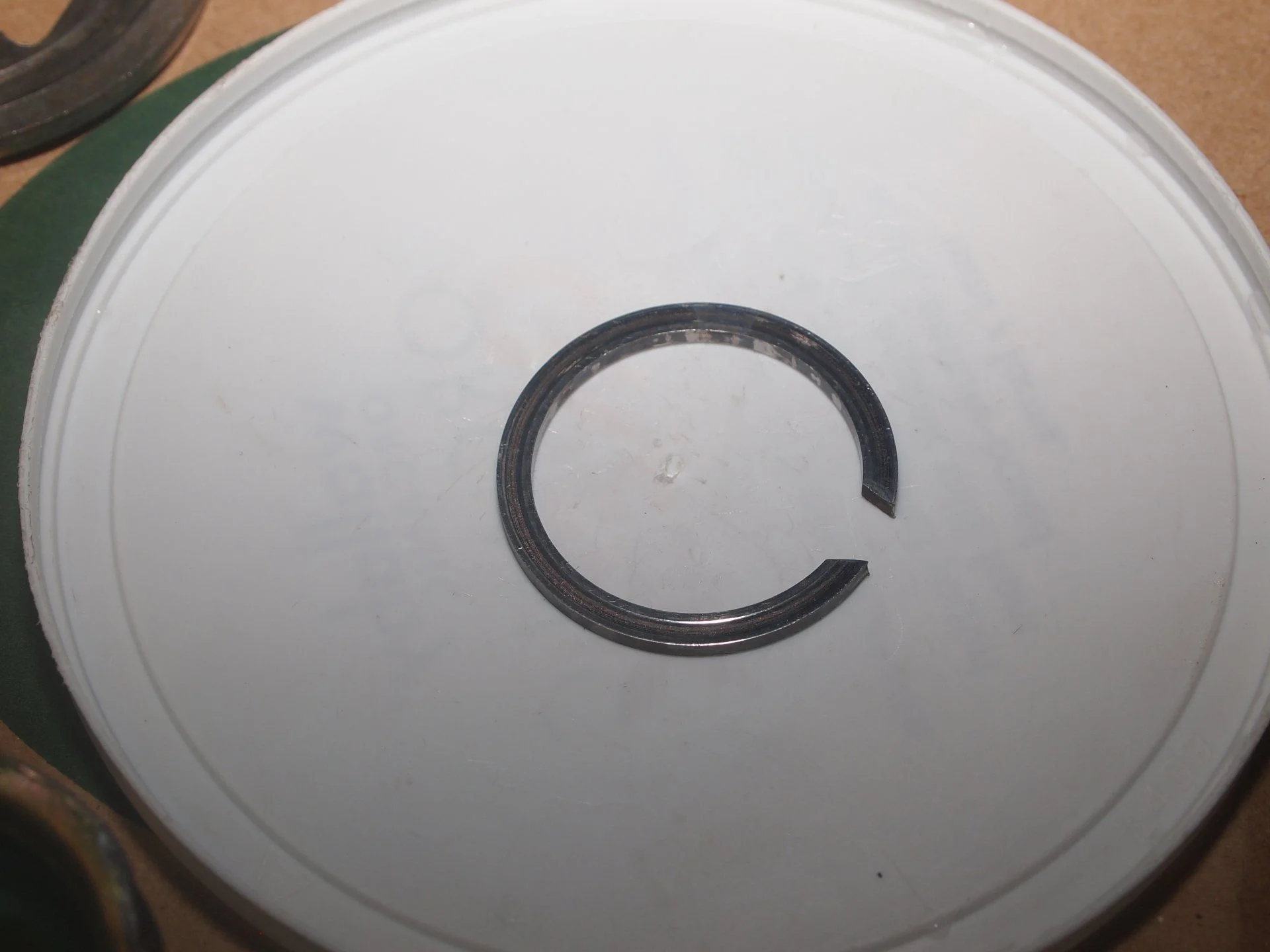 DS Axle hub, wheel bearing and knuckle Final cleaning 177.webp