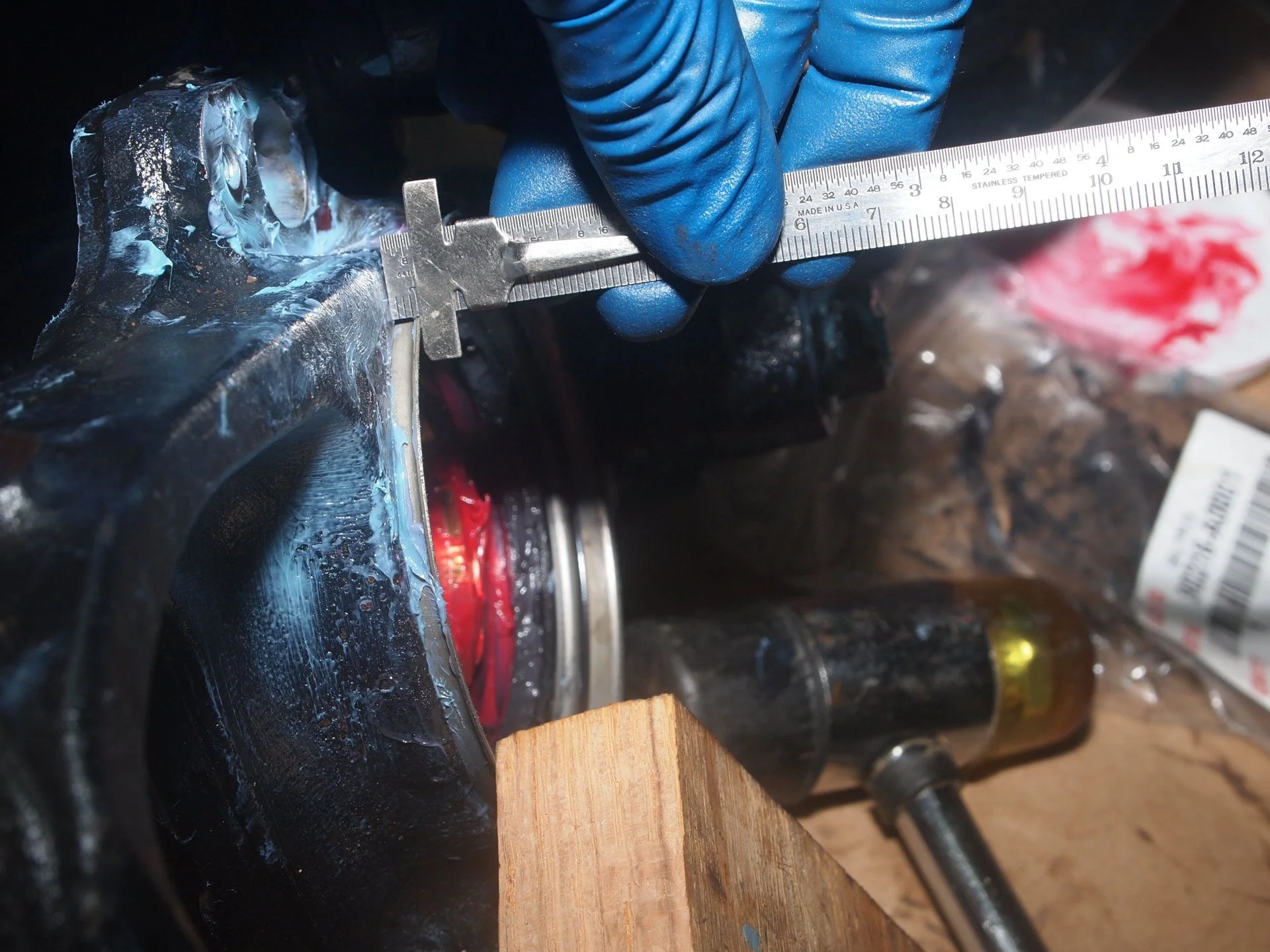 DS Axle hub, wheel bearing and knuckle Final cleaning 266.webp
